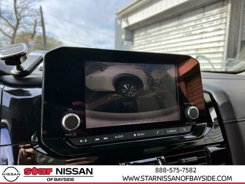 Certified 2022 Nissan Pathfinder SV w/ SV Premium Package image 28