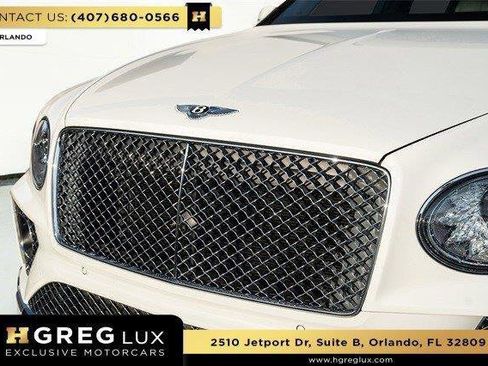 Used 2022 Bentley Bentayga image 14