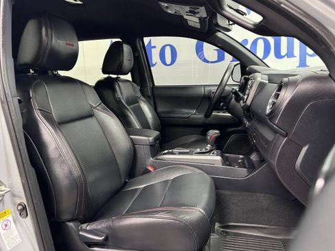 Used 2017 Toyota Tacoma TRD Pro AWD/4WD image 16