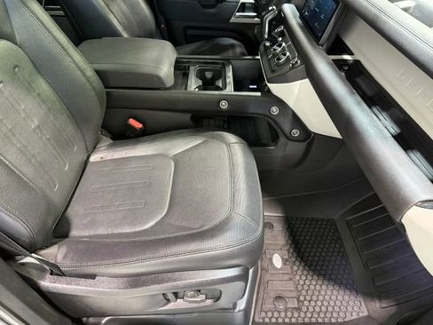 Used 2022 Land Rover Defender 110 X-Dynamic SE image 22