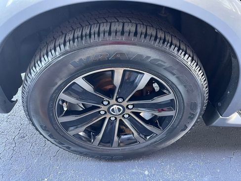 Used 2017 Nissan Armada Platinum image 27