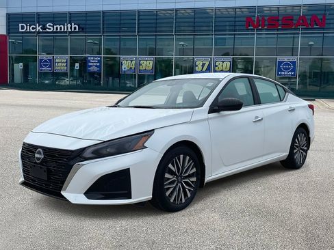 Used 2025 Nissan Altima 2.5 SV image 3