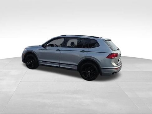 Used 2023 Volkswagen Tiguan SE R-Line FWD image 8
