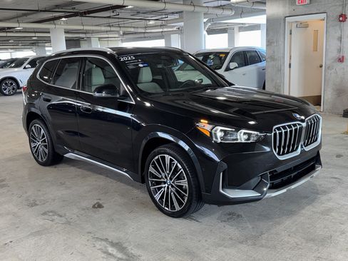 Used 2025 BMW X1 xDrive28i w/ Technology Package AWD/4WD image 2