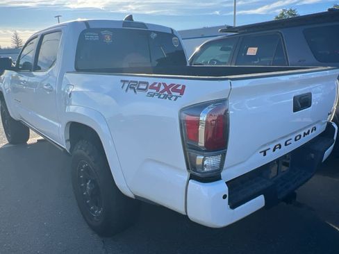 Used 2020 Toyota Tacoma TRD Sport w/ TRD Premium Sport Package image 6