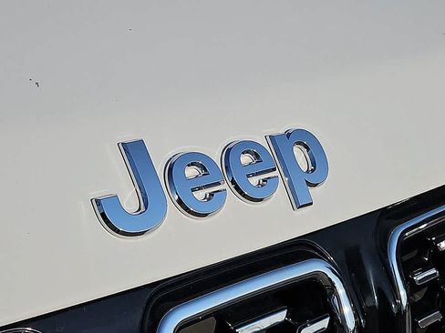 Used 2025 Jeep Compass Limited AWD/4WD image 30