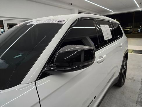 Used 2023 Jeep Grand Cherokee L Laredo image 10