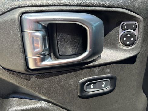 Used 2024 Jeep Gladiator Sport AWD/4WD image 25