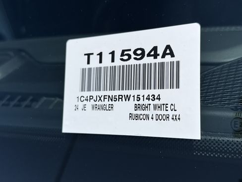 Used 2024 Jeep Wrangler Unlimited Rubicon w/ Capability Package AWD/4WD image 36