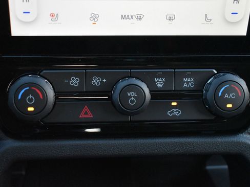 New 2025 Ford Ranger Lariat w/ Black Appearance Package image 30