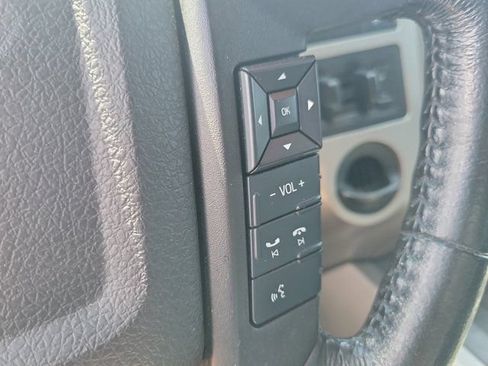 Used 2016 Ford Expedition XLT w/ Equipment Group 202A RWD image 25