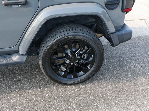 Used 2022 Jeep Wrangler Unlimited Sahara w/ Cold Weather Group AWD/4WD image 4