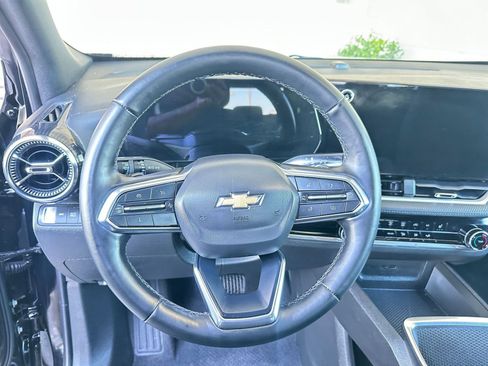 Used 2025 Chevrolet Equinox LT image 28