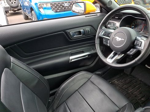 Used 2022 Ford Mustang GT Premium w/ GT Performance Package RWD image 14