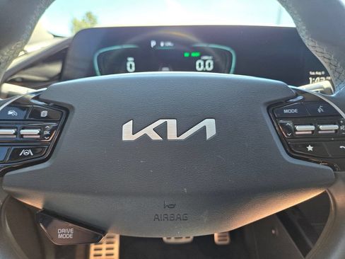 Used 2023 Kia Niro EX Touring FWD image 21