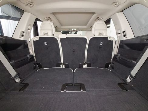 Certified 2025 Volvo XC90 T8 Plus w/ Protection Package Premier AWD/4WD image 24
