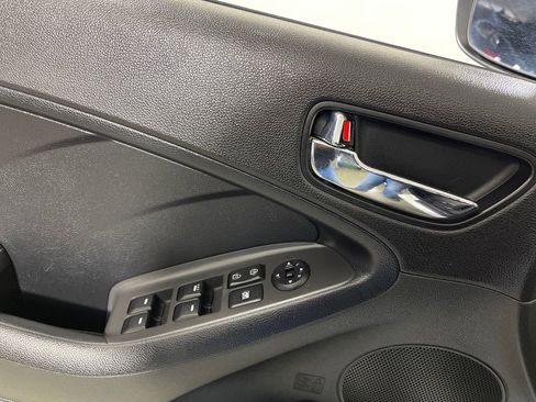 Used 2017 Kia Forte S image 18