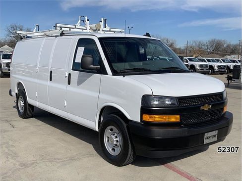 Used 2025 Chevrolet Express 2500 Extended w/ Communications Package image 3