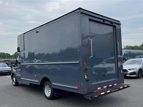 Used 2021 Ford Transit 350 DRW RWD image 9