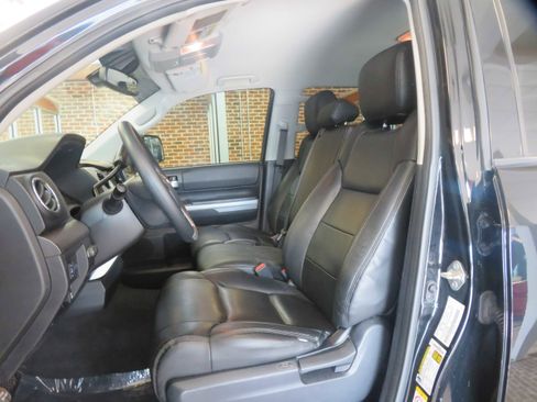 Used 2019 Toyota Tundra SR5 AWD/4WD image 16