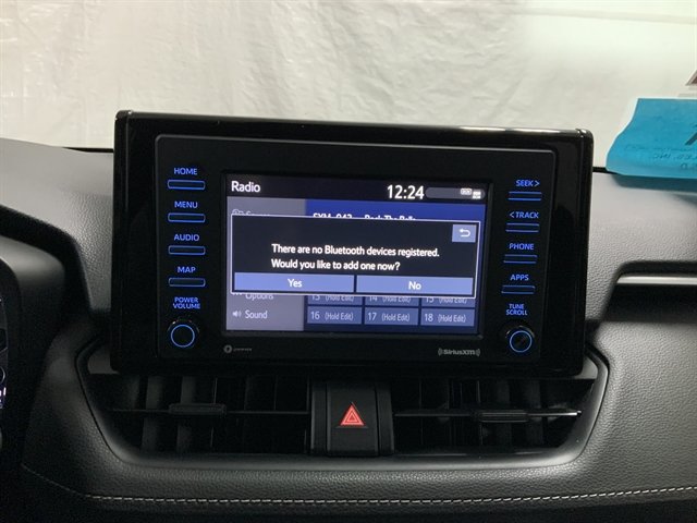 Used 2021 Toyota RAV4 LE AWD/4WD image 28