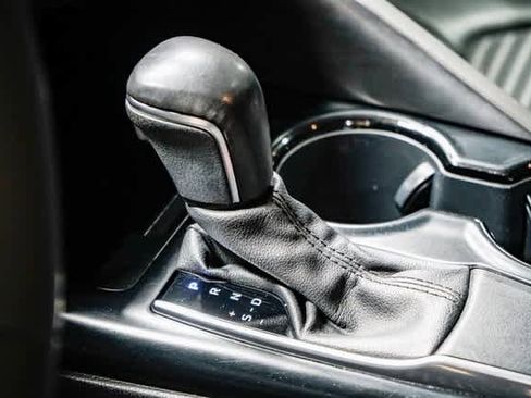 Certified 2020 Toyota Camry SE image 21