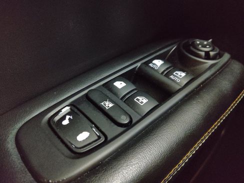 Used 2018 Jeep Compass Latitude w/ Popular Equipment Group AWD/4WD image 27