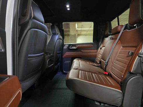 Used 2024 GMC Sierra 2500 Denali Ultimate image 16