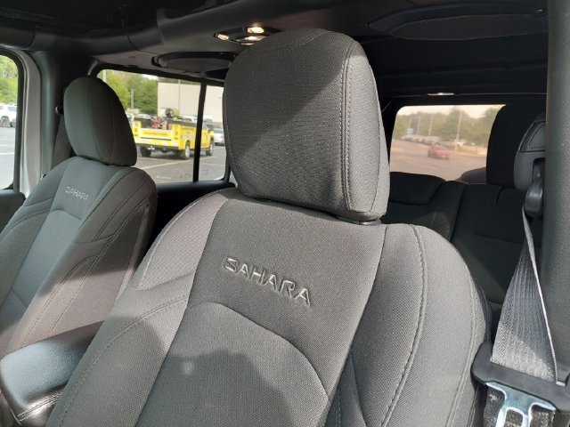 Used 2020 Jeep Wrangler Unlimited Sahara AWD/4WD image 6