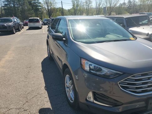 Used 2021 Ford Edge SEL w/ Convenience Package image 4