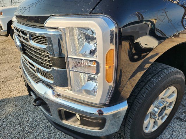 Used 2023 Ford F250 XLT AWD/4WD image 6