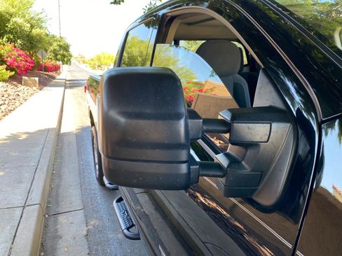 Used 2024 Nissan Titan SV w/ SV Convenience Package AWD/4WD image 14