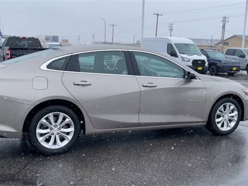 Used 2024 Chevrolet Malibu LT image 2