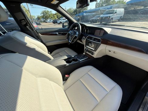 Used 2014 Mercedes-Benz C 300 4MATIC Sedan image 29