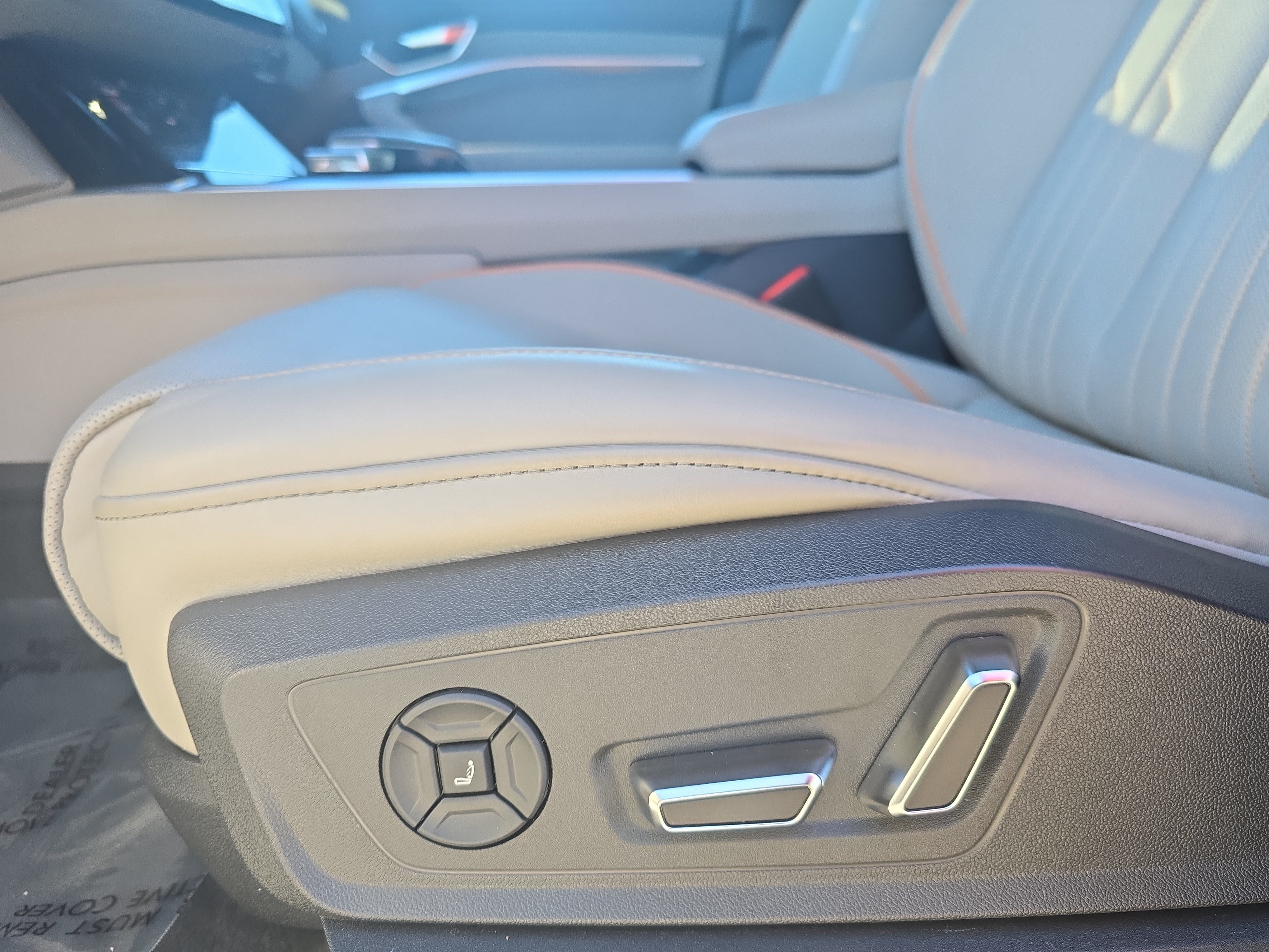 Used 2024 Audi Q8 e-tron Prestige w/ Prestige Package AWD/4WD image 27