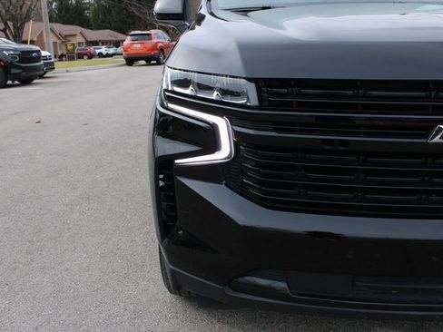 Used 2024 Chevrolet Suburban RST w/ Luxury Package image 40