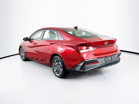 Used 2024 Hyundai Elantra SEL image 5