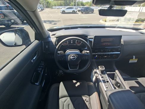 New 2026 Nissan Pathfinder Platinum image 14