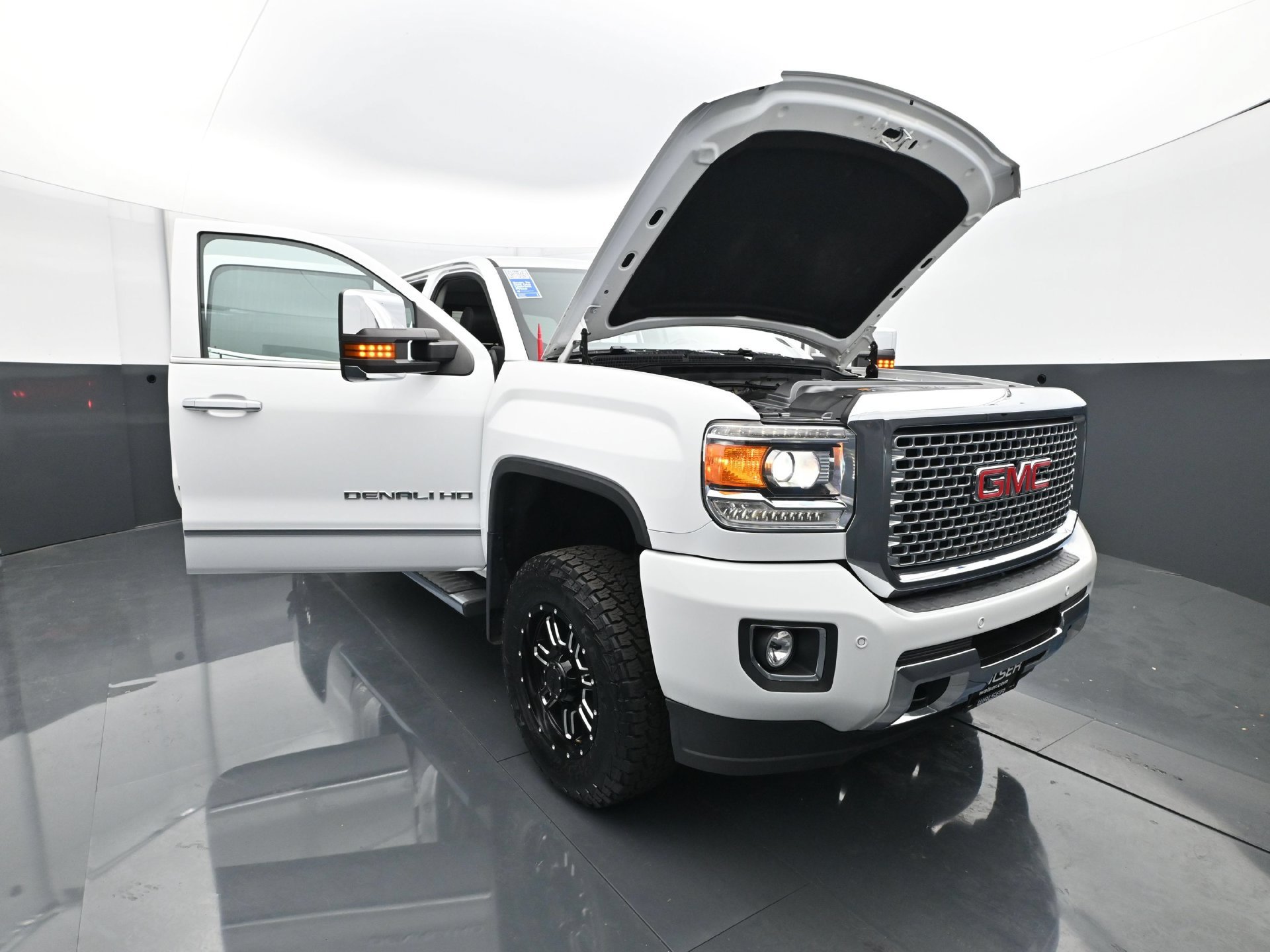 Used 2016 GMC Sierra 2500 Denali w/ Driver Alert Package AWD/4WD image 39