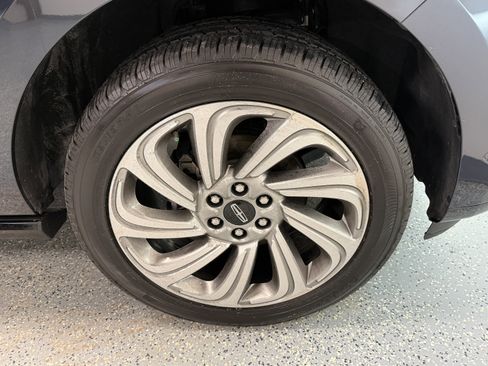 Used 2024 Lincoln Navigator Premiere image 32