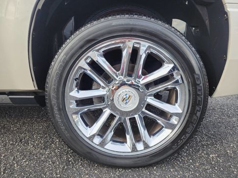 Used 2009 Cadillac Escalade Platinum image 11