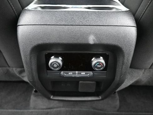 Used 2025 GMC Acadia Elevation FWD image 18