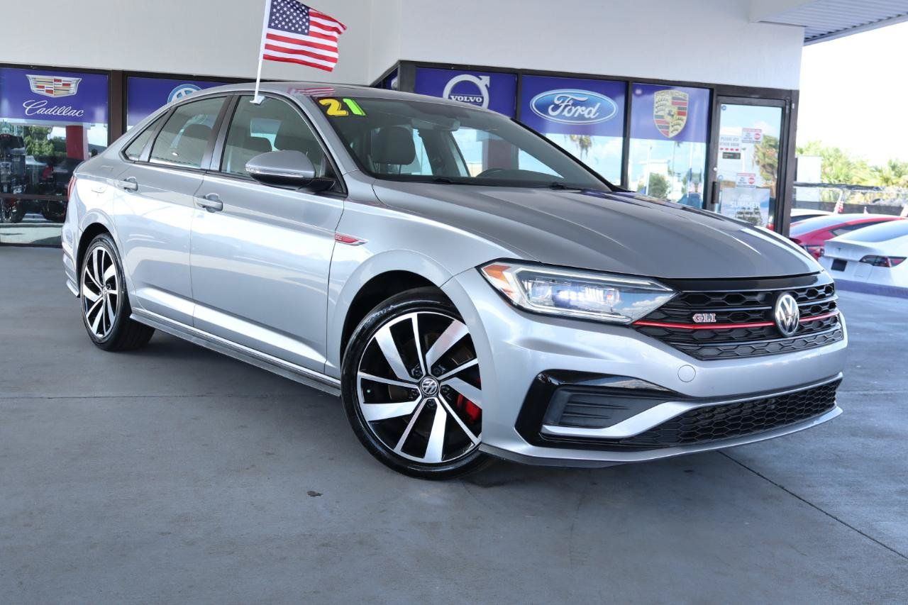 Used 2021 Volkswagen Jetta GLI FWD image 3