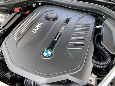 Used 2019 BMW 540i w/ M Sport Package RWD image 32