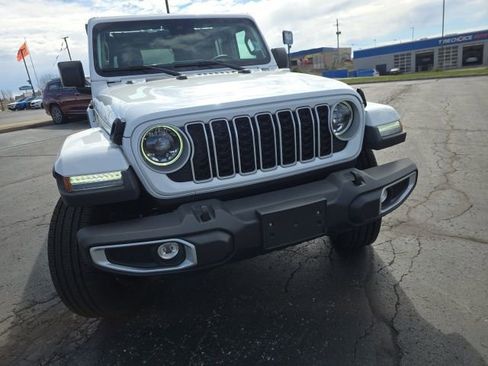 Used 2025 Jeep Wrangler Sahara 4xe w/ Safety Group image 13