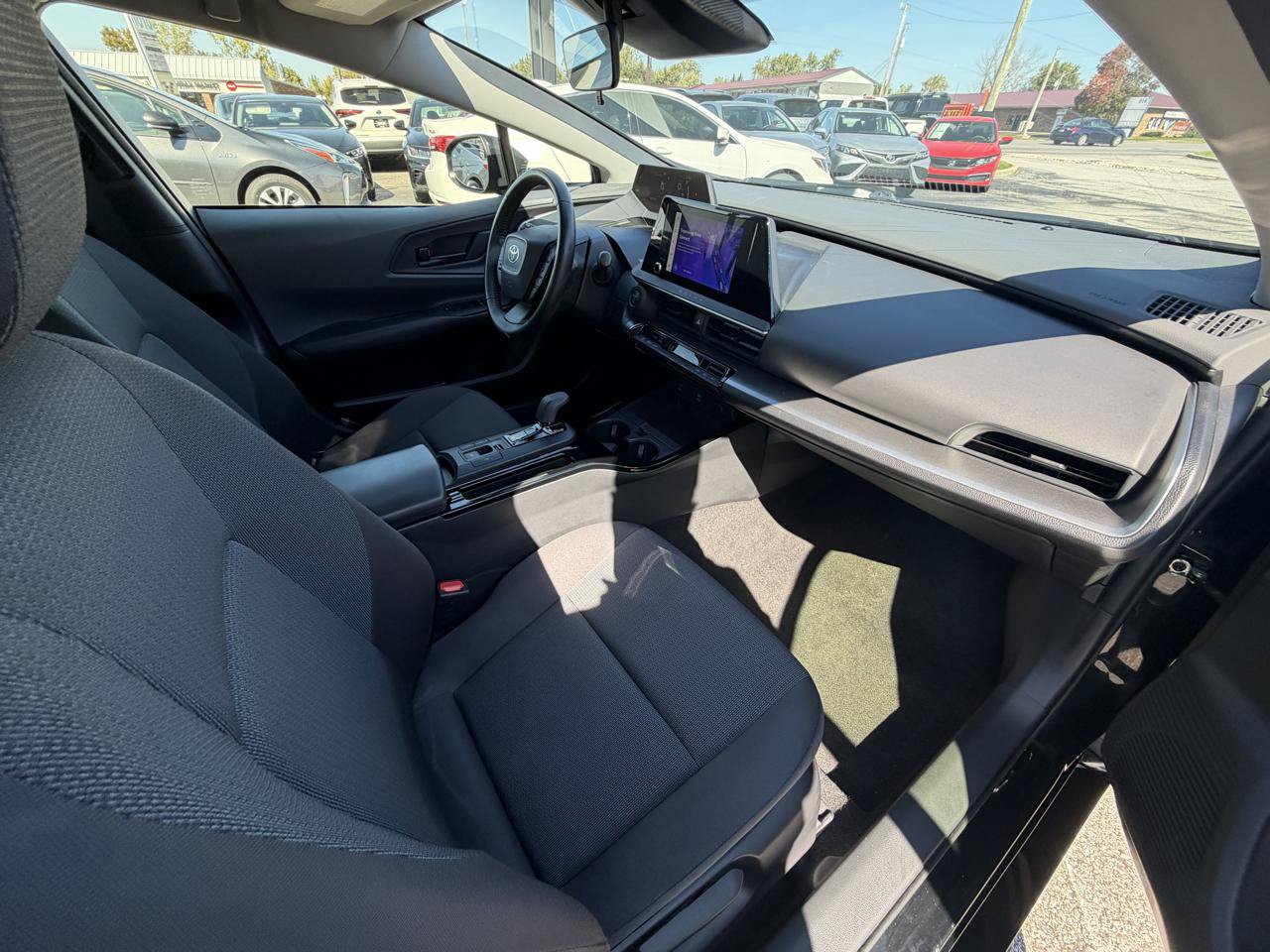 Used 2024 Toyota Prius LE FWD image 11