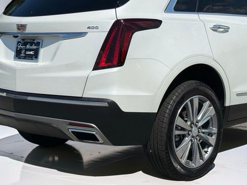 Certified 2025 Cadillac XT5 Premium Luxury AWD/4WD image 17