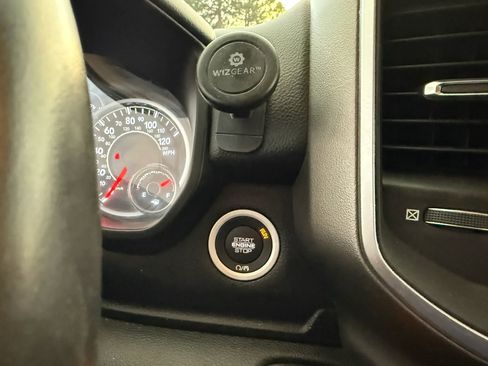 Used 2019 RAM 1500 Big Horn AWD/4WD image 45