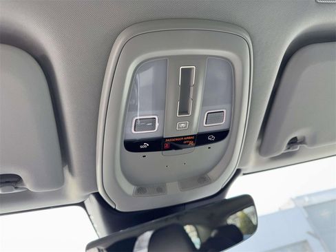 Certified 2025 Volvo XC60 B5 Plus image 30