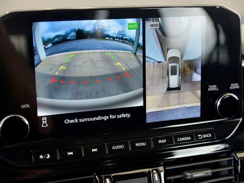 Used 2023 Nissan Pathfinder SL image 20